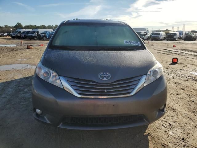 2017 Toyota Sienna XLE