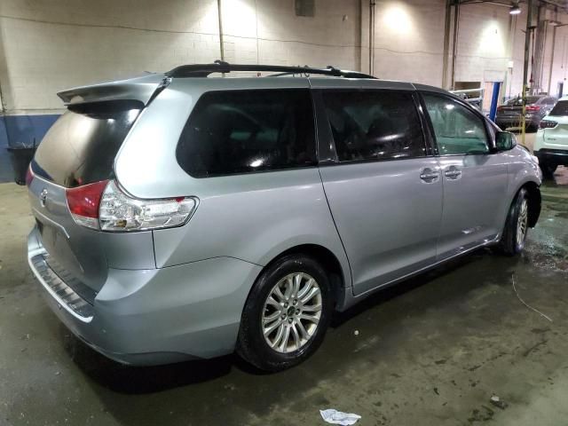 2011 Toyota Sienna XLE