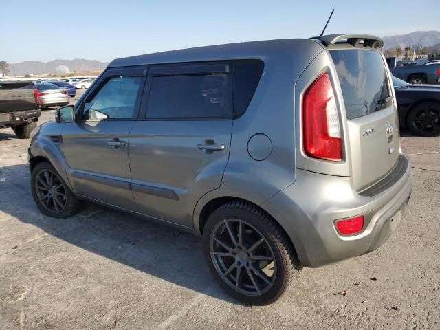 2013 KIA Soul +