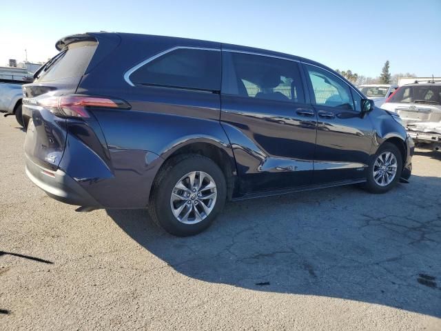 2021 Toyota Sienna LE