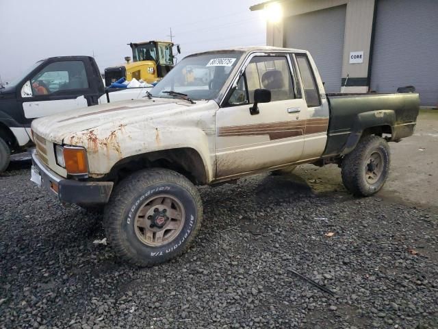 1986 Toyota Pickup Xtracab RN66 SR5