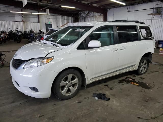 2014 Toyota Sienna LE