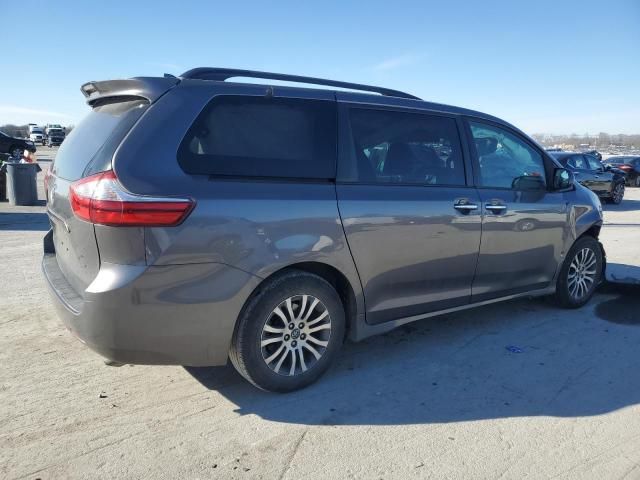 2018 Toyota Sienna XLE