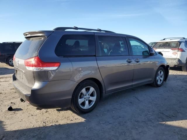 2011 Toyota Sienna LE