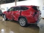 2021 Toyota Highlander Hybrid Platinum