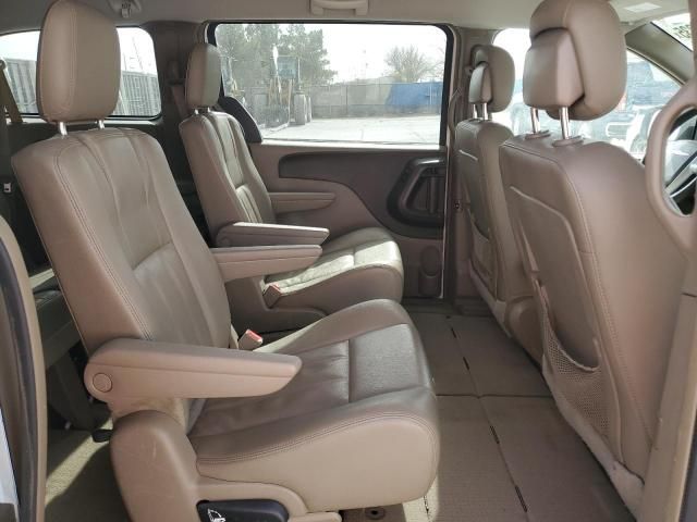 2016 Chrysler Town & Country Touring