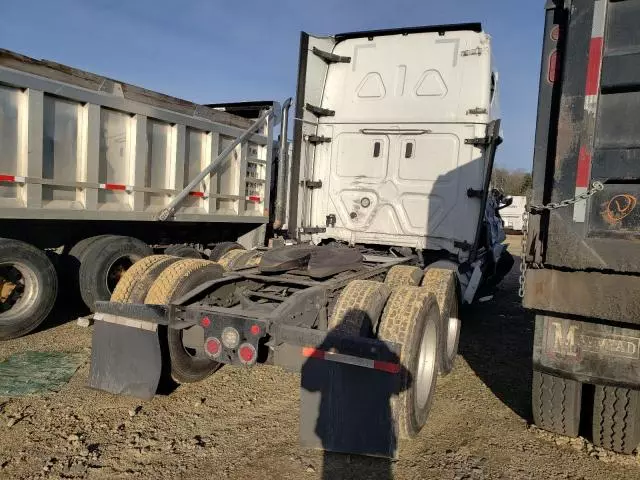 2022 Freightliner Cascadia 126