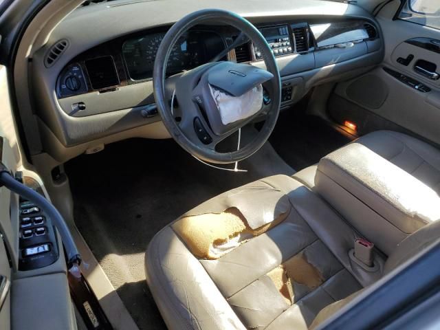 1999 Lincoln Town Car Executive