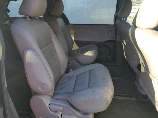 2015 Toyota Sienna XLE