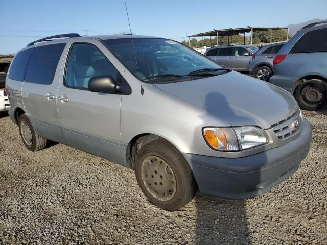 2003 Toyota Sienna CE