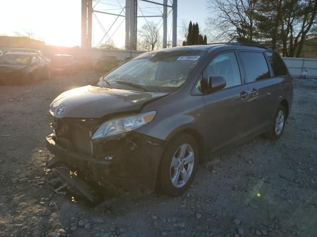 2013 Toyota Sienna LE