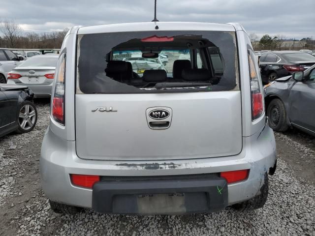 2010 KIA Soul +