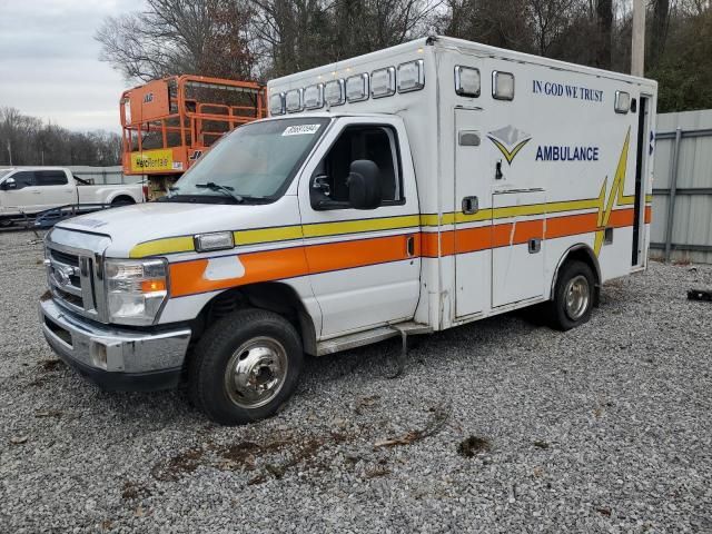 2018 Ford Econoline E350 Super Duty Cutaway Van