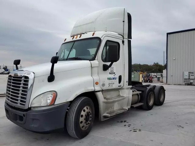 2014 Freightliner Cascadia 125