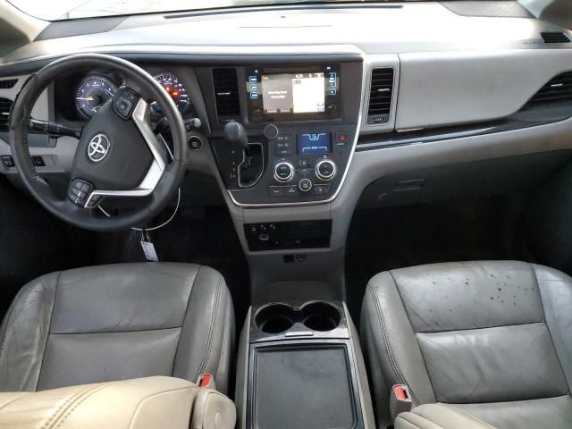 2015 Toyota Sienna XLE