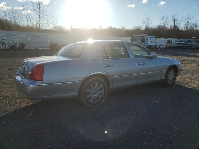 2005 Lincoln Town Car Signature Limited