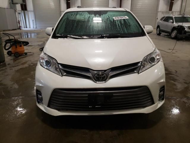 2018 Toyota Sienna XLE