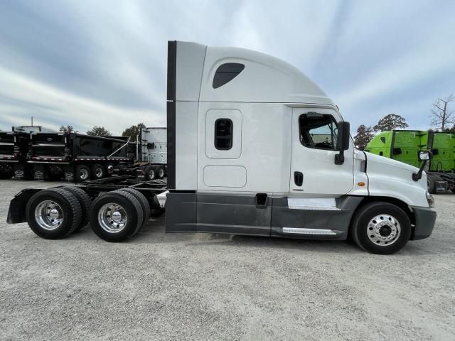 2019 Freightliner Cascadia 125