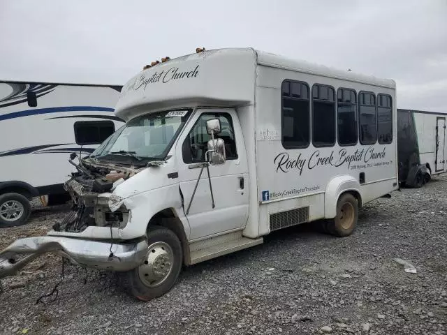 2003 Ford Econoline E350 Super Duty Cutaway Van