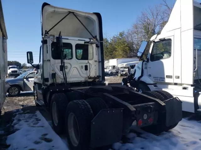 2016 Freightliner Cascadia 125