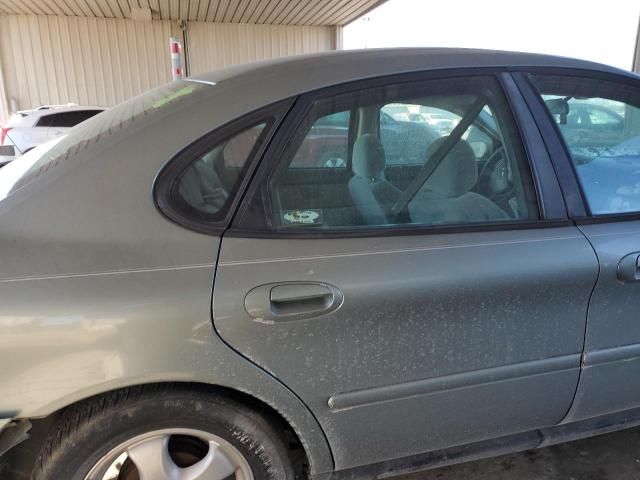 2005 Ford Taurus SE