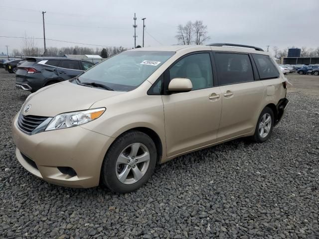 2013 Toyota Sienna LE