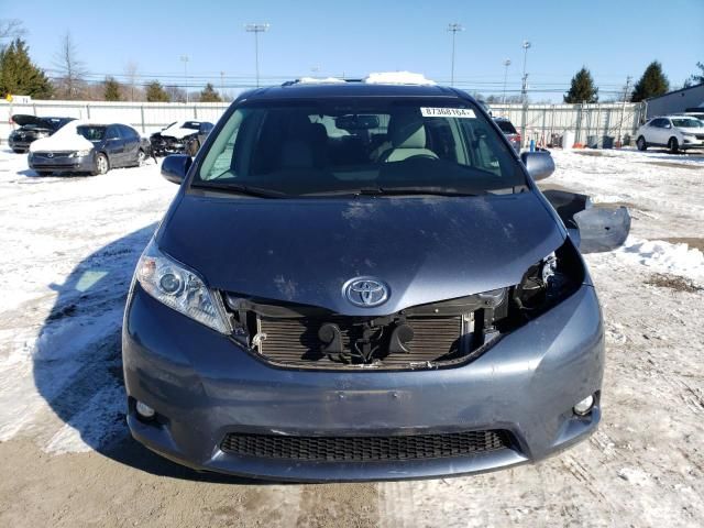 2016 Toyota Sienna XLE