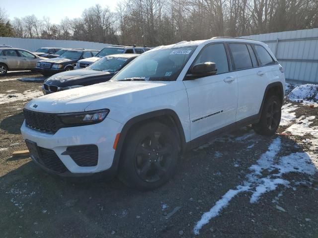 2022 Jeep Grand Cherokee Laredo