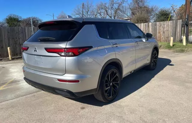 2022 Mitsubishi Outlander SE