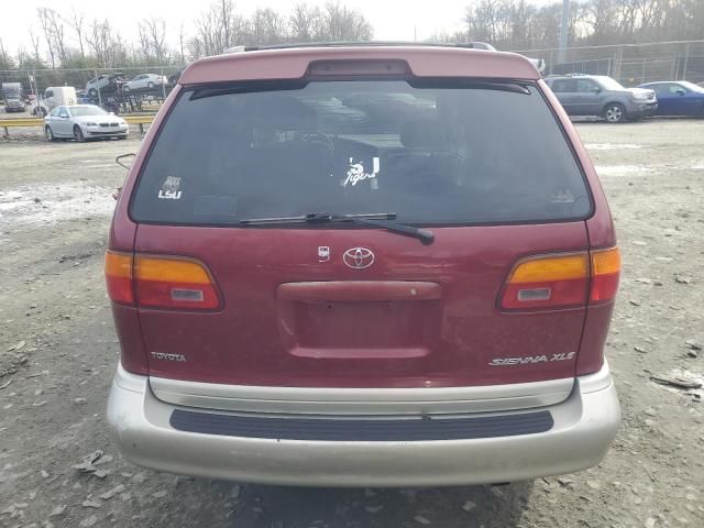 2000 Toyota Sienna LE