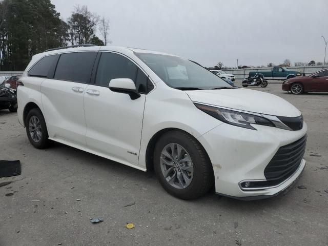 2021 Toyota Sienna XLE