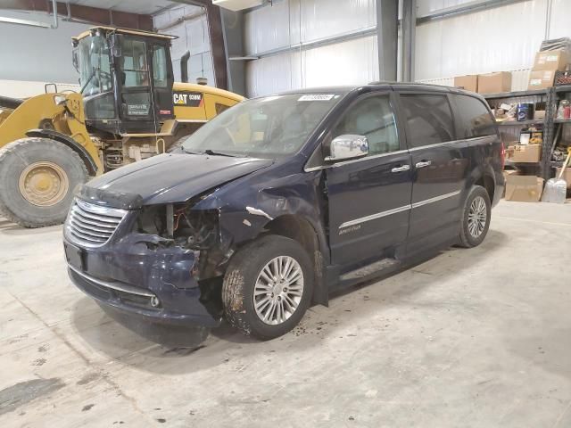 2013 Chrysler Town & Country Touring L