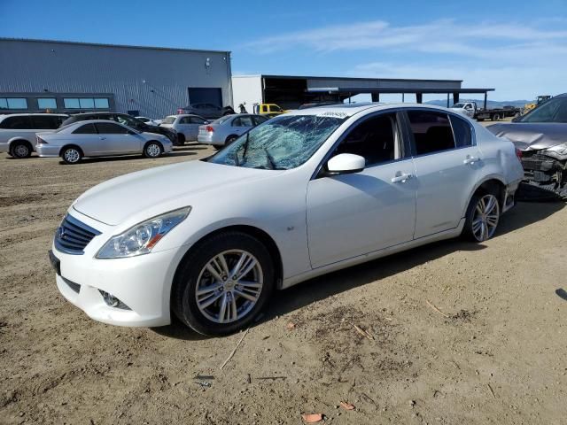 2015 Infiniti Q40