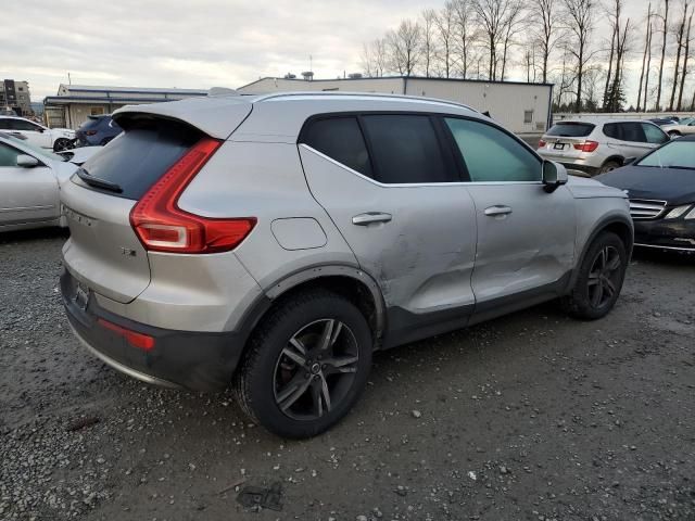 2024 Volvo XC40 Core