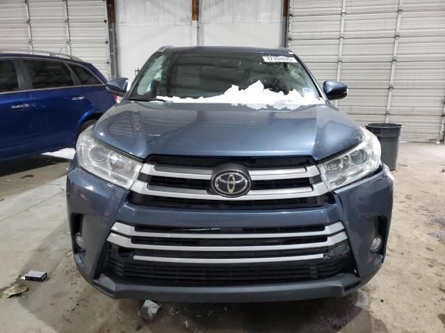 2017 Toyota Highlander SE