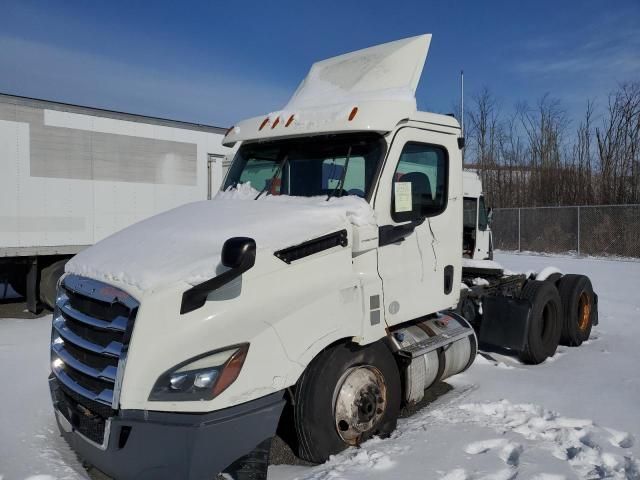 2018 Freightliner Cascadia 126