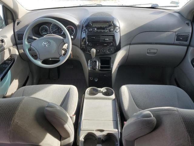 2004 Toyota Sienna CE