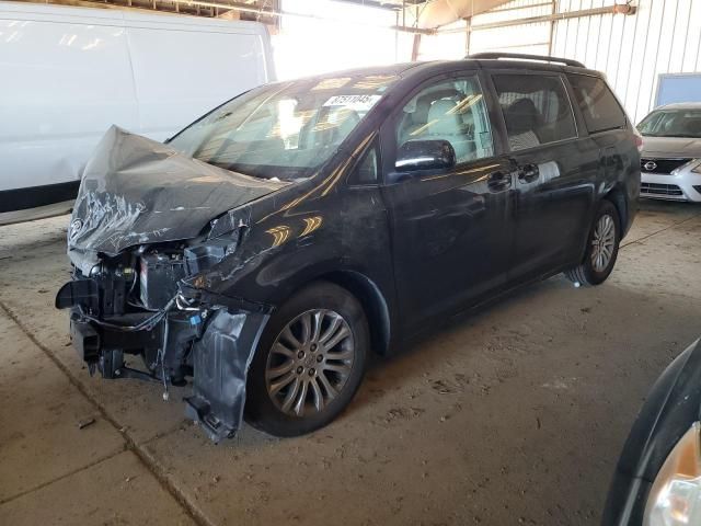 2011 Toyota Sienna XLE