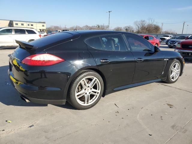 2011 Porsche Panamera 2