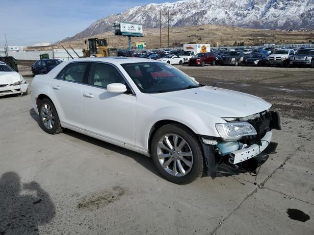 2018 Chrysler 300 Touring