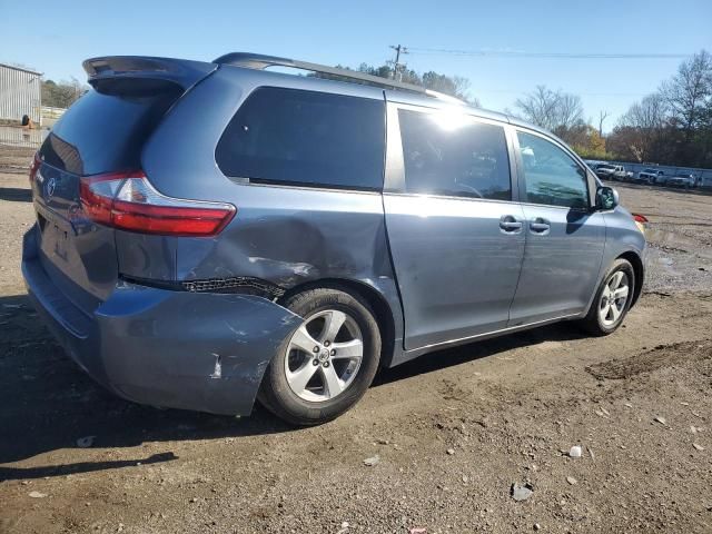 2016 Toyota Sienna LE