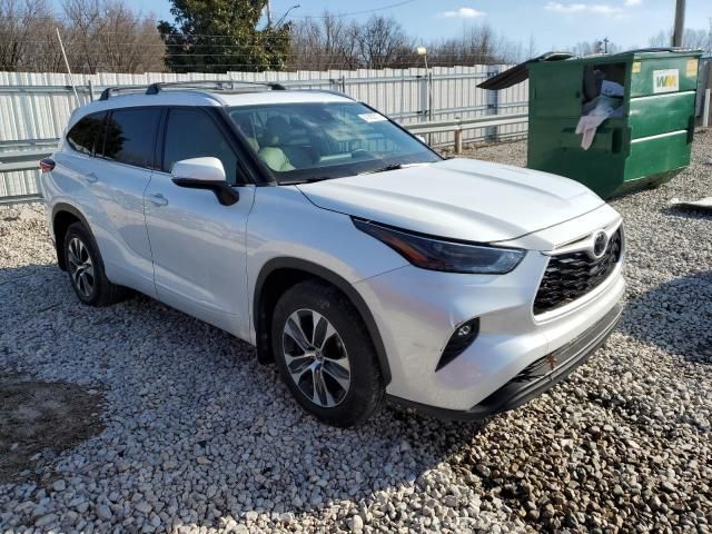 2022 Toyota Highlander XLE