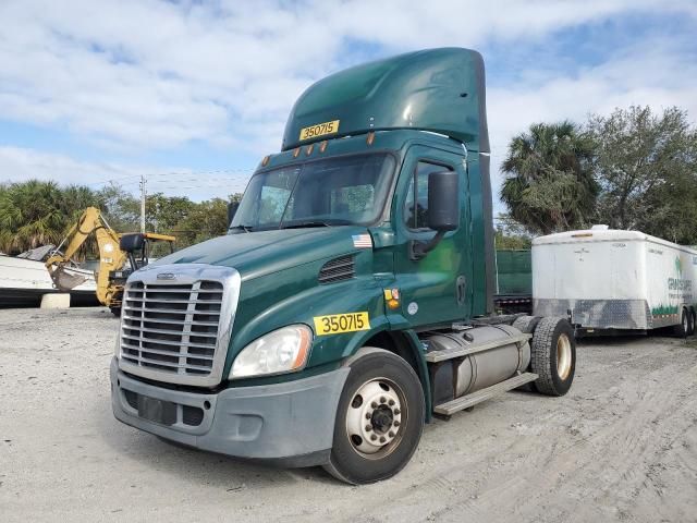 2016 Freightliner Cascadia 113