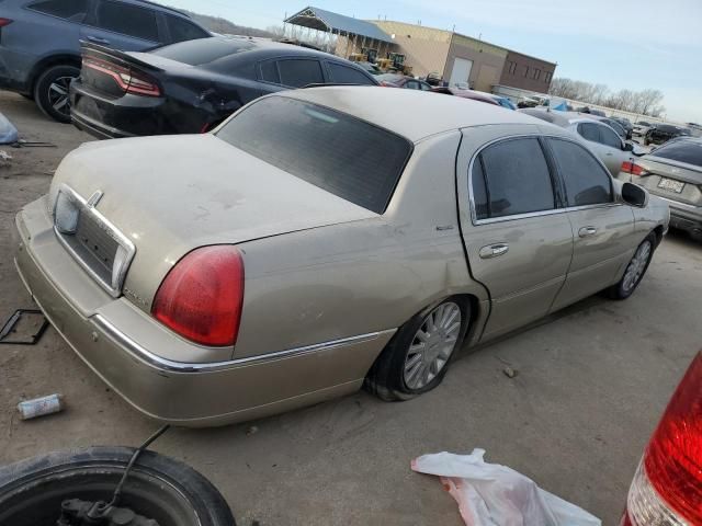 2005 Lincoln Town Car Signature