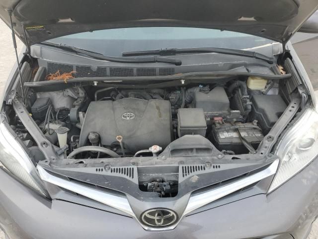 2018 Toyota Sienna XLE