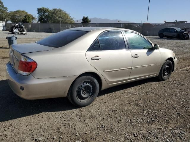 2005 Toyota Camry LE