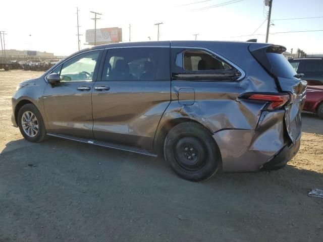 2022 Toyota Sienna XLE