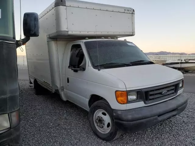 2007 Ford Econoline E450 Super Duty Cutaway Van