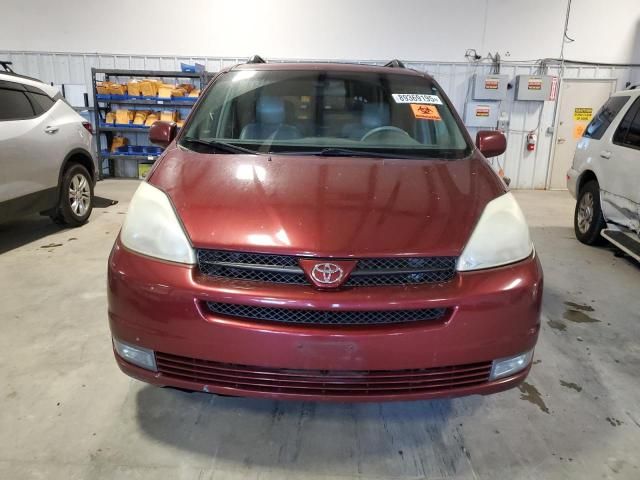 2004 Toyota Sienna XLE