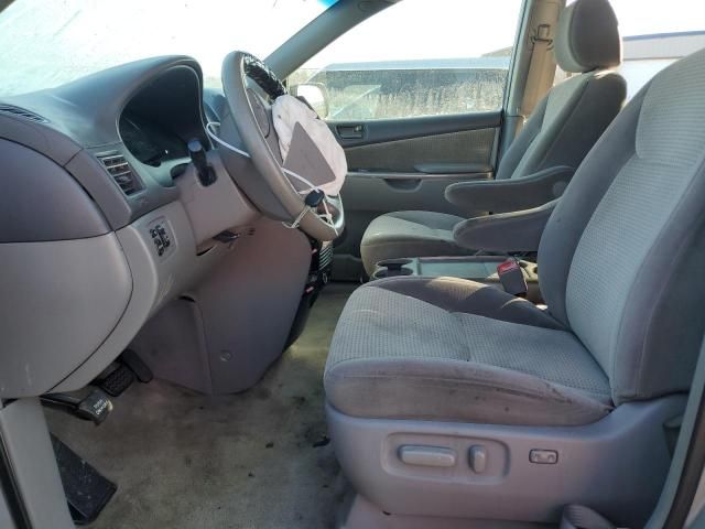 2010 Toyota Sienna CE